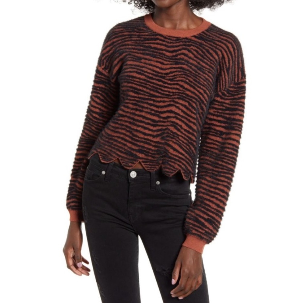 J.O.A. Zebra Print Sweater Cropped with Scallop Hem Size Large